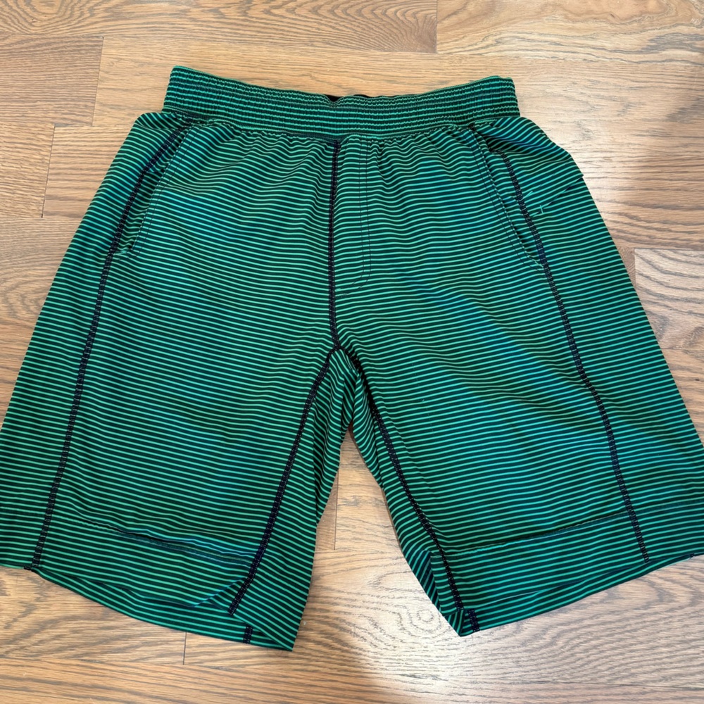 Lululemon Green Stripe 7in Shorts Medium